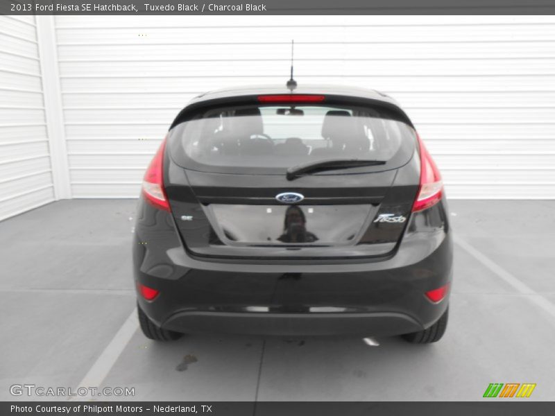 Tuxedo Black / Charcoal Black 2013 Ford Fiesta SE Hatchback