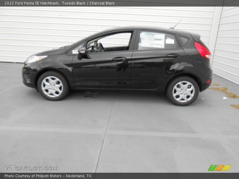 Tuxedo Black / Charcoal Black 2013 Ford Fiesta SE Hatchback
