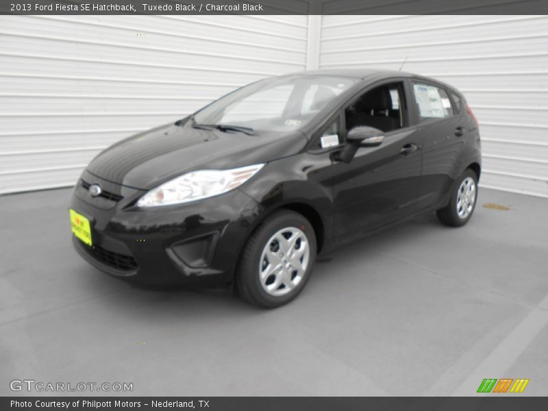 Tuxedo Black / Charcoal Black 2013 Ford Fiesta SE Hatchback