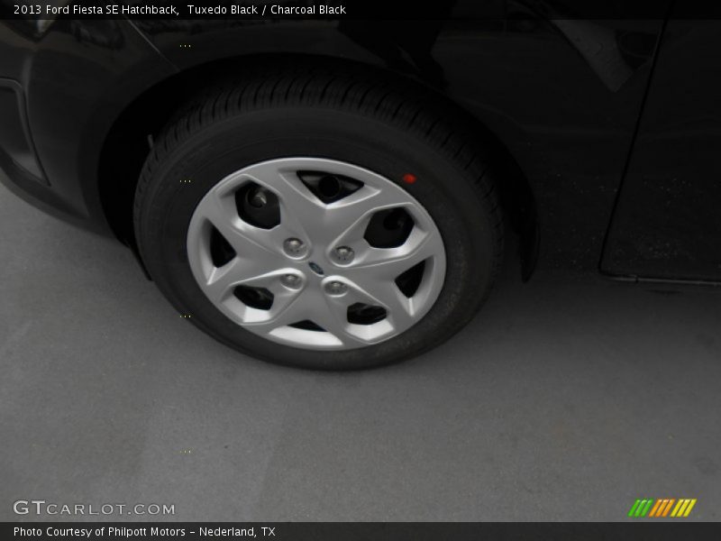 Tuxedo Black / Charcoal Black 2013 Ford Fiesta SE Hatchback