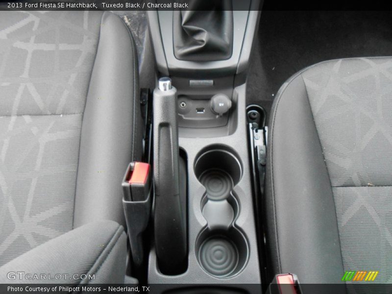 Tuxedo Black / Charcoal Black 2013 Ford Fiesta SE Hatchback