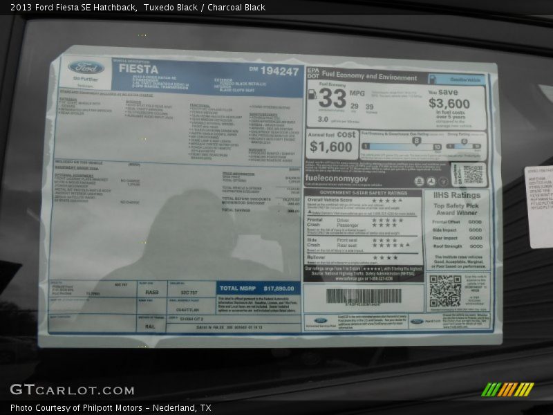 Tuxedo Black / Charcoal Black 2013 Ford Fiesta SE Hatchback