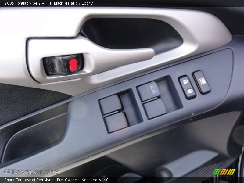 Jet Black Metallic / Ebony 2009 Pontiac Vibe 2.4