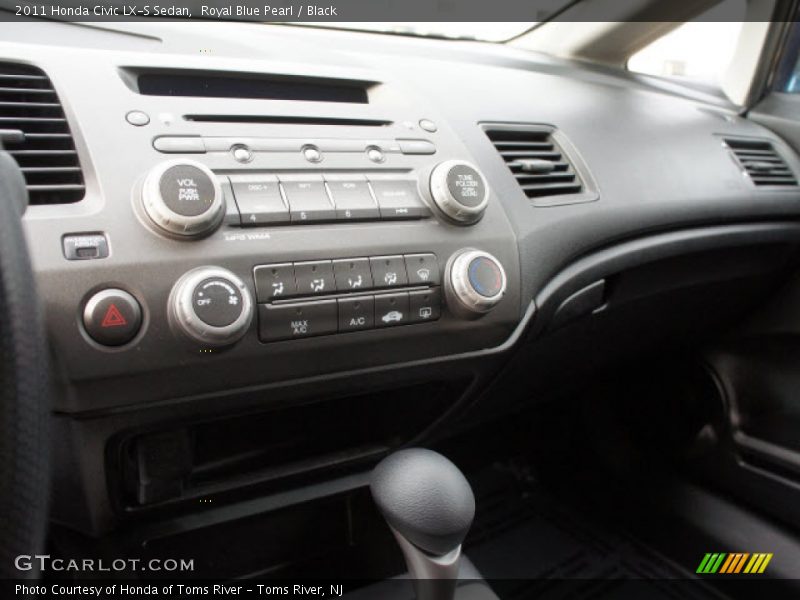 Controls of 2011 Civic LX-S Sedan
