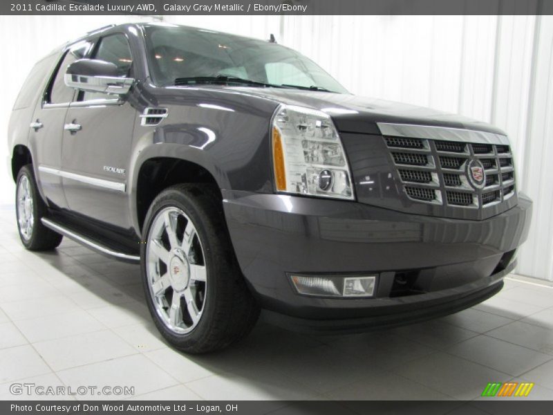 Front 3/4 View of 2011 Escalade Luxury AWD