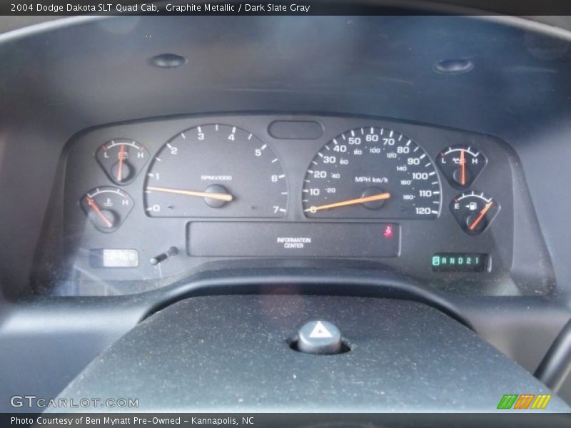 Graphite Metallic / Dark Slate Gray 2004 Dodge Dakota SLT Quad Cab