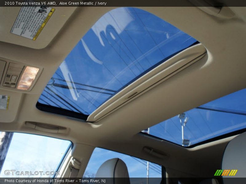 Aloe Green Metallic / Ivory 2010 Toyota Venza V6 AWD