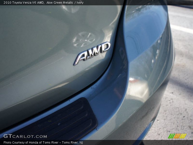 Aloe Green Metallic / Ivory 2010 Toyota Venza V6 AWD