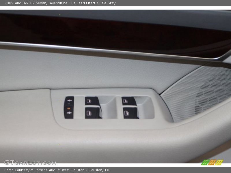 Controls of 2009 A6 3.2 Sedan