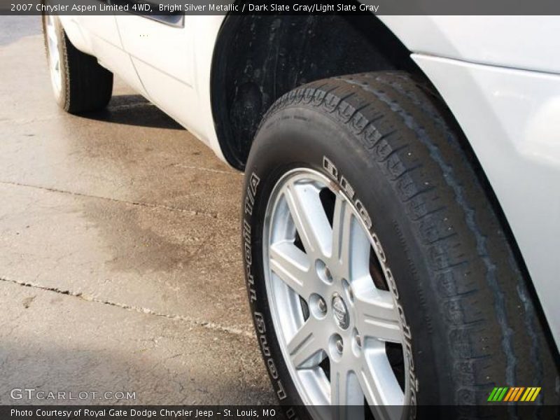 Bright Silver Metallic / Dark Slate Gray/Light Slate Gray 2007 Chrysler Aspen Limited 4WD