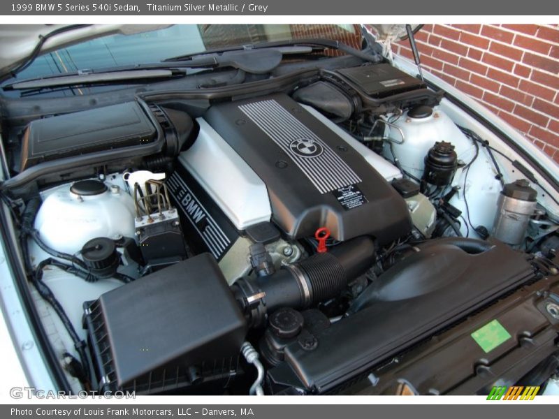  1999 5 Series 540i Sedan Engine - 4.4L DOHC 32V V8