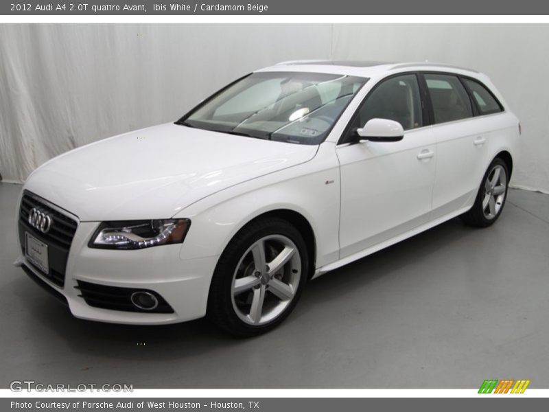 Front 3/4 View of 2012 A4 2.0T quattro Avant