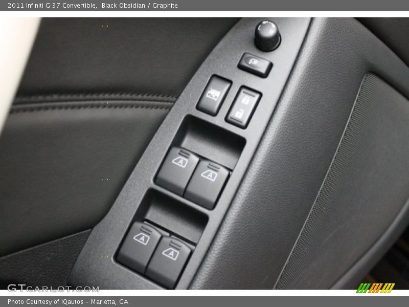 Controls of 2011 G 37 Convertible