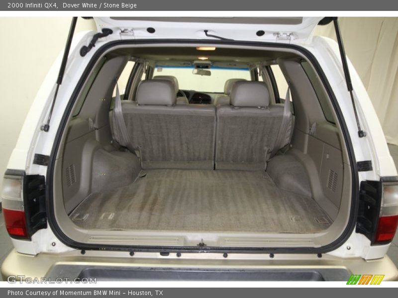  2000 QX4  Trunk