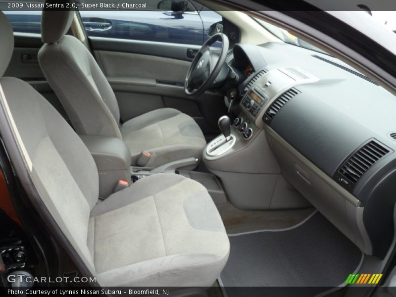 Super Black / Charcoal 2009 Nissan Sentra 2.0