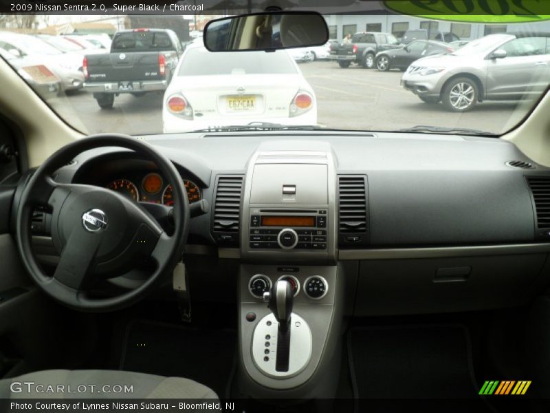 Super Black / Charcoal 2009 Nissan Sentra 2.0