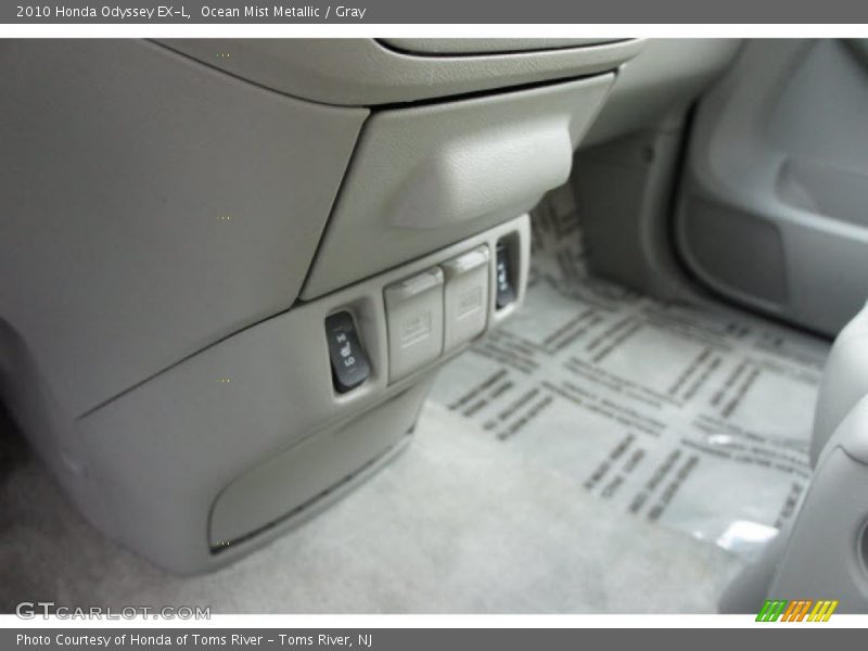 Ocean Mist Metallic / Gray 2010 Honda Odyssey EX-L