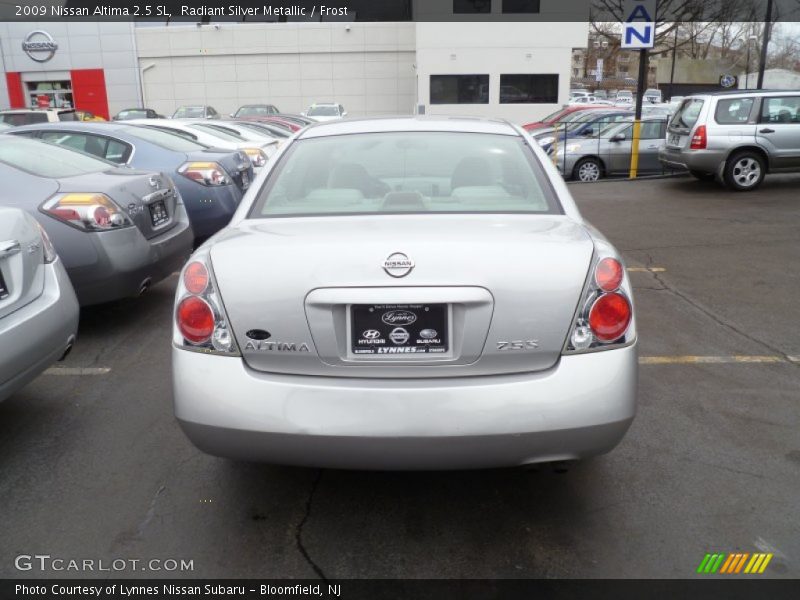 Radiant Silver Metallic / Frost 2009 Nissan Altima 2.5 SL