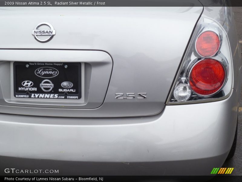 Radiant Silver Metallic / Frost 2009 Nissan Altima 2.5 SL