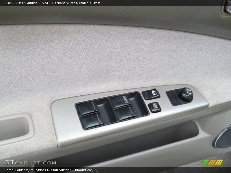 Radiant Silver Metallic / Frost 2009 Nissan Altima 2.5 SL