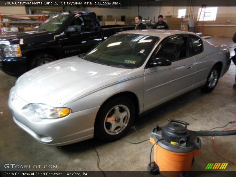 Front 3/4 View of 2004 Monte Carlo LS