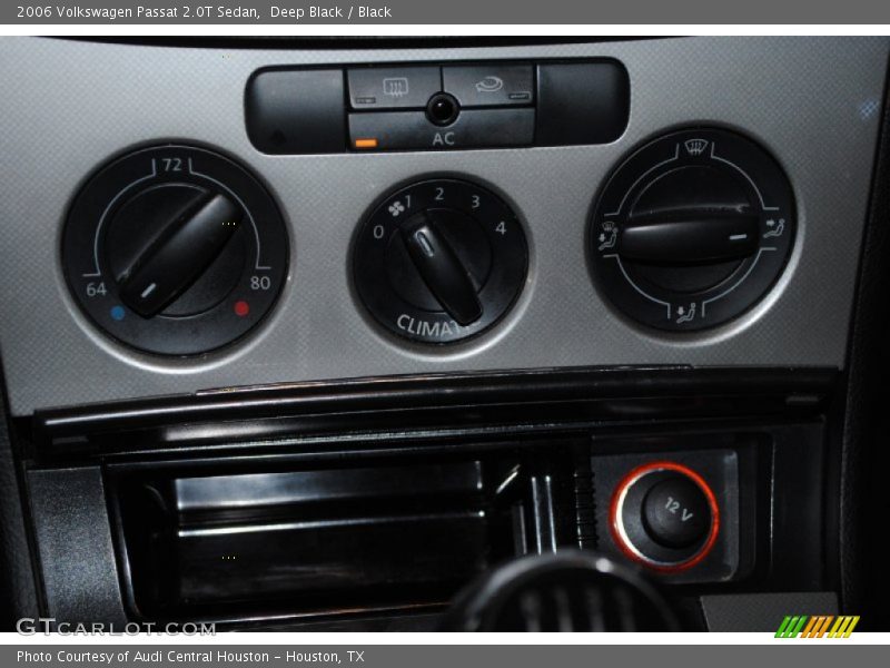 Controls of 2006 Passat 2.0T Sedan