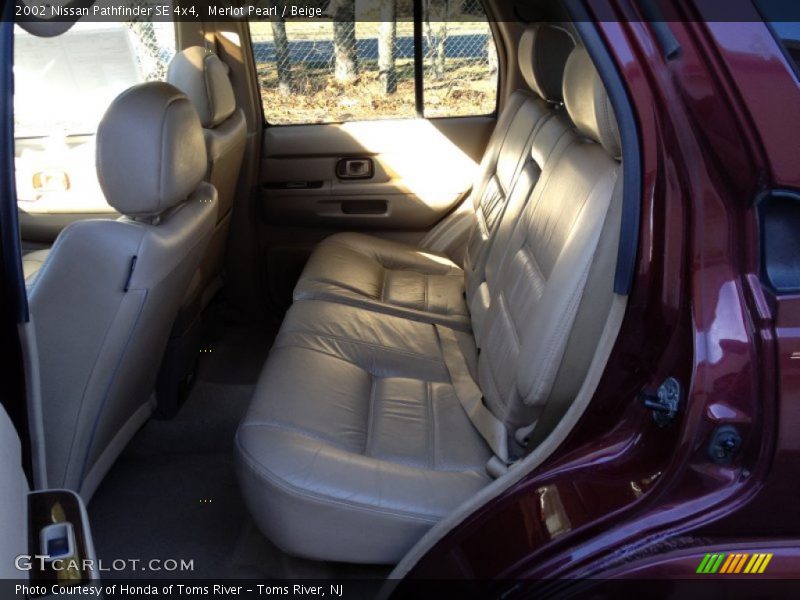 Merlot Pearl / Beige 2002 Nissan Pathfinder SE 4x4