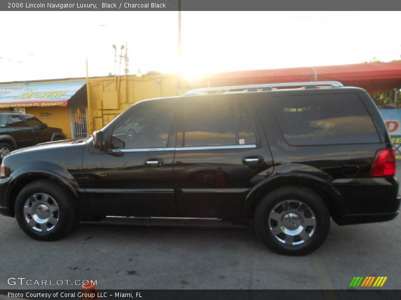 Black / Charcoal Black 2006 Lincoln Navigator Luxury