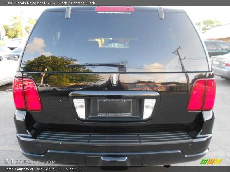 Black / Charcoal Black 2006 Lincoln Navigator Luxury