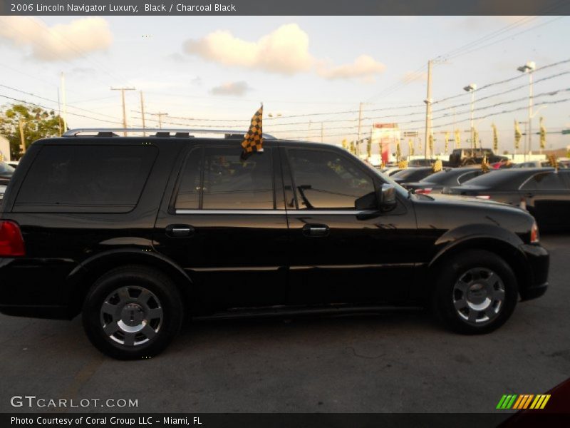 Black / Charcoal Black 2006 Lincoln Navigator Luxury