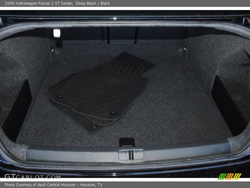  2006 Passat 2.0T Sedan Trunk