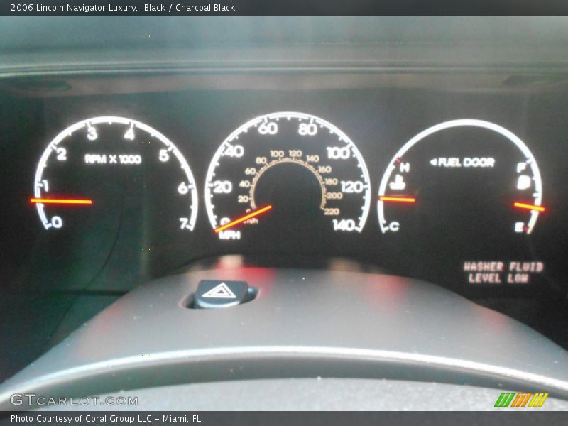 Black / Charcoal Black 2006 Lincoln Navigator Luxury