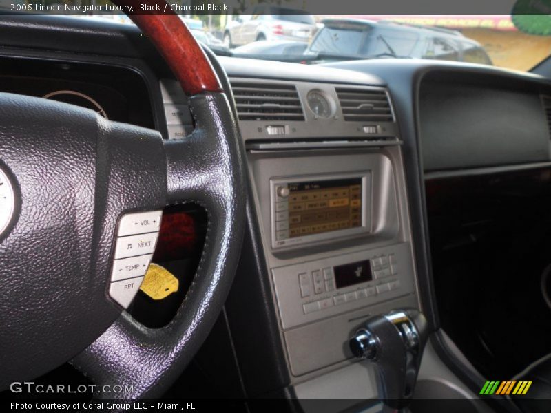 Black / Charcoal Black 2006 Lincoln Navigator Luxury
