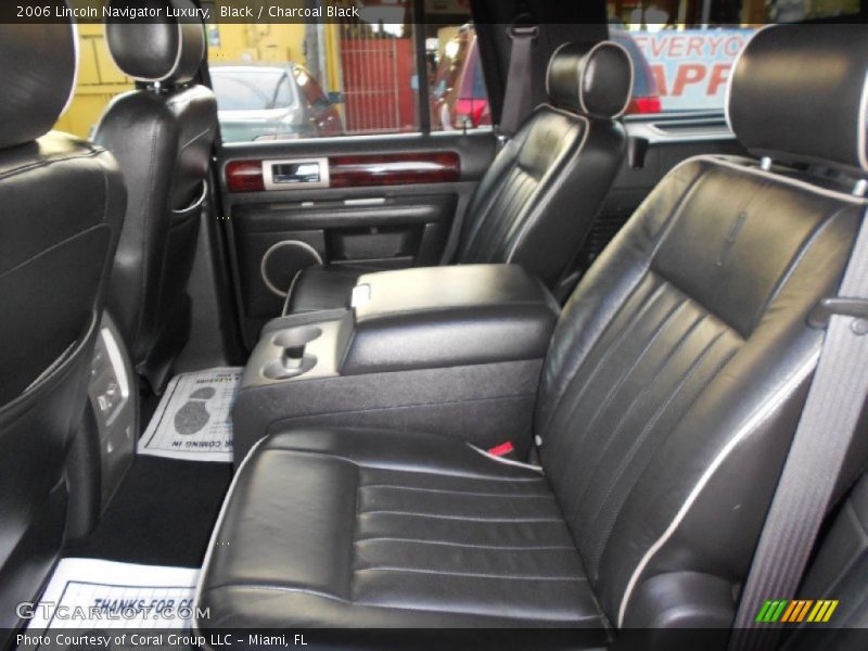 Rear Seat of 2006 Navigator Luxury