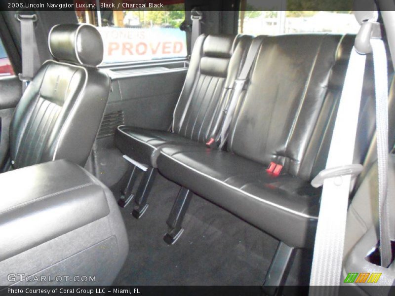 Rear Seat of 2006 Navigator Luxury