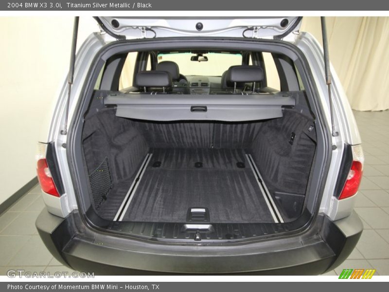  2004 X3 3.0i Trunk