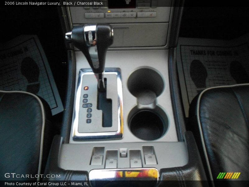 Black / Charcoal Black 2006 Lincoln Navigator Luxury