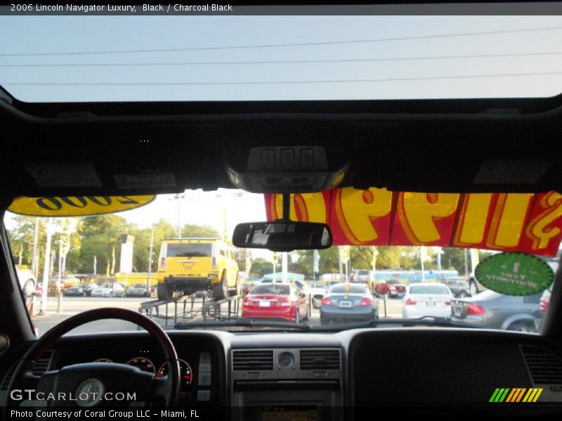 Black / Charcoal Black 2006 Lincoln Navigator Luxury