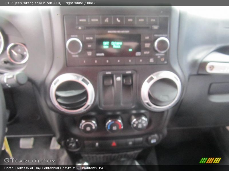 Bright White / Black 2012 Jeep Wrangler Rubicon 4X4