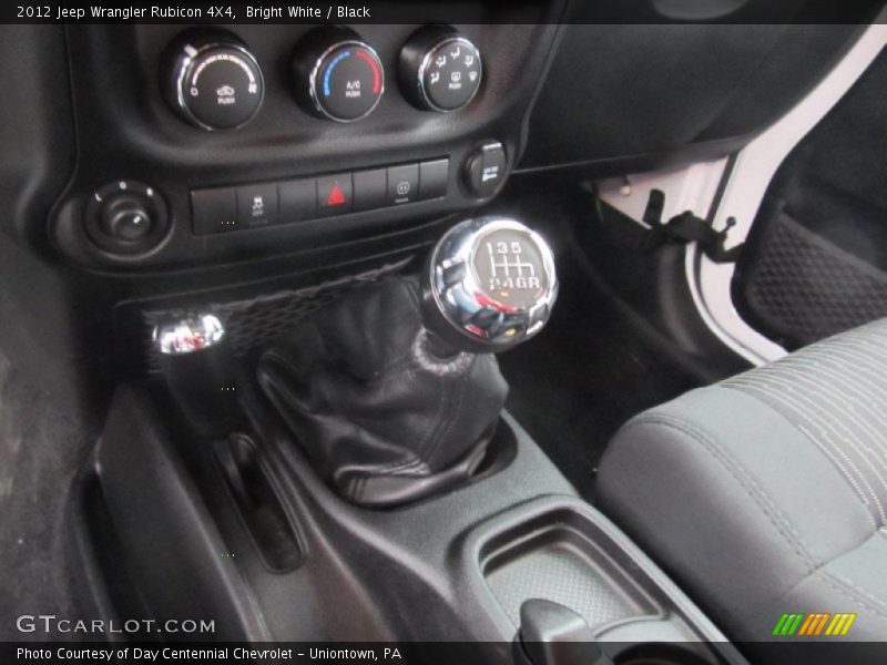 Bright White / Black 2012 Jeep Wrangler Rubicon 4X4