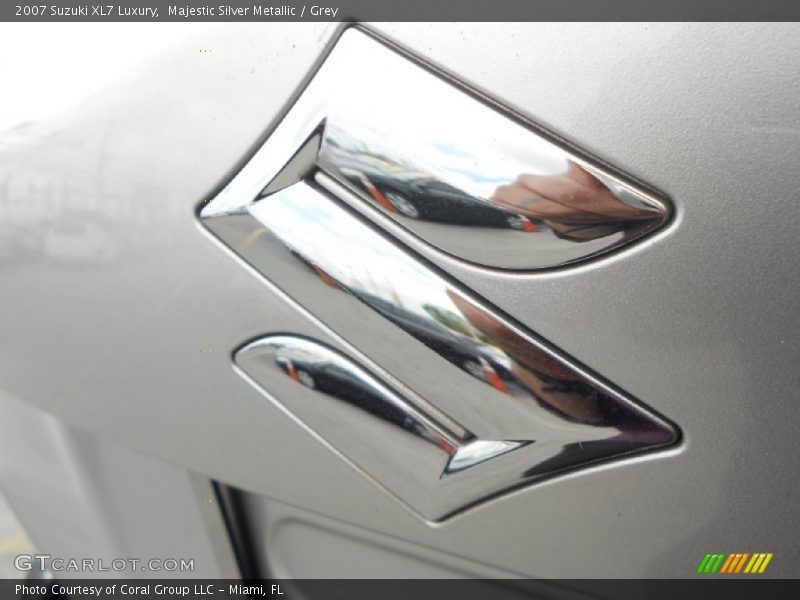 Majestic Silver Metallic / Grey 2007 Suzuki XL7 Luxury