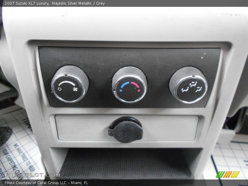 Majestic Silver Metallic / Grey 2007 Suzuki XL7 Luxury