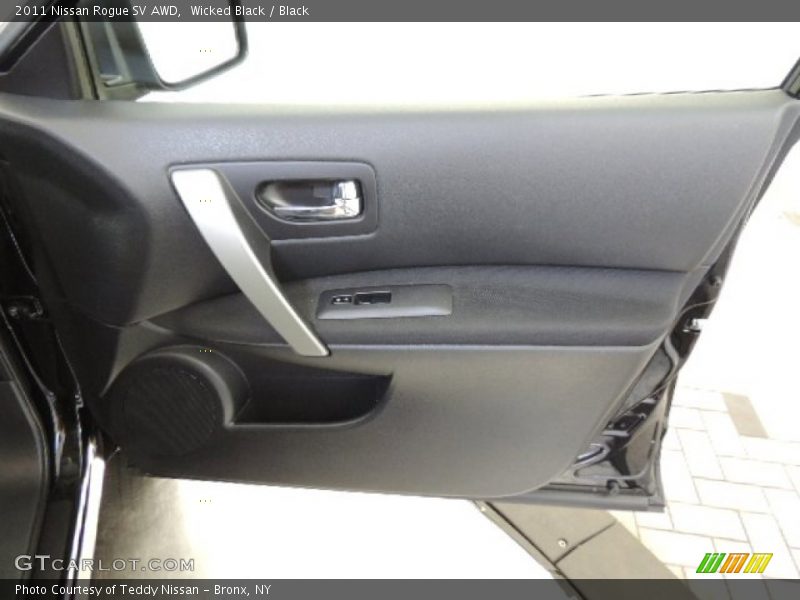 Wicked Black / Black 2011 Nissan Rogue SV AWD