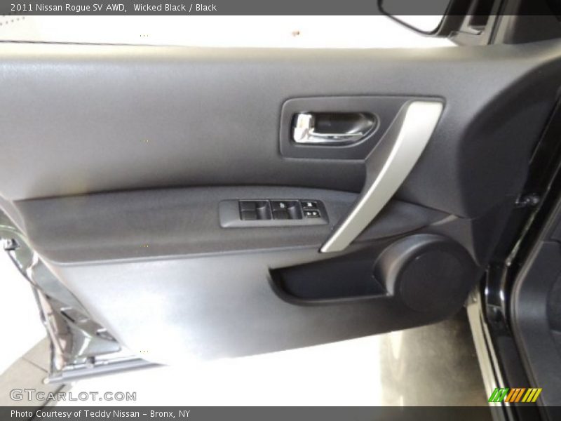 Wicked Black / Black 2011 Nissan Rogue SV AWD