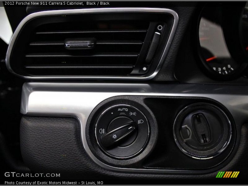 Controls of 2012 New 911 Carrera S Cabriolet