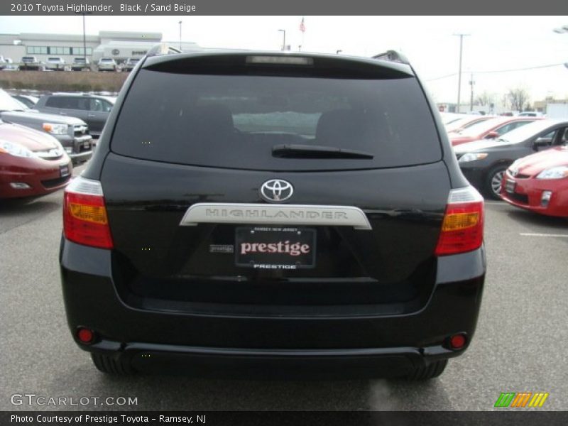 Black / Sand Beige 2010 Toyota Highlander