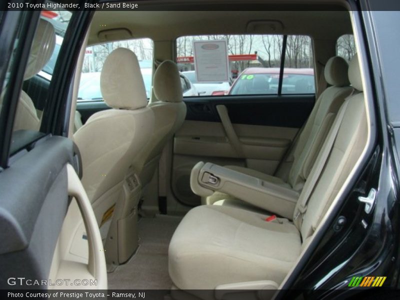 Black / Sand Beige 2010 Toyota Highlander