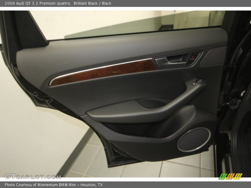 Brilliant Black / Black 2009 Audi Q5 3.2 Premium quattro