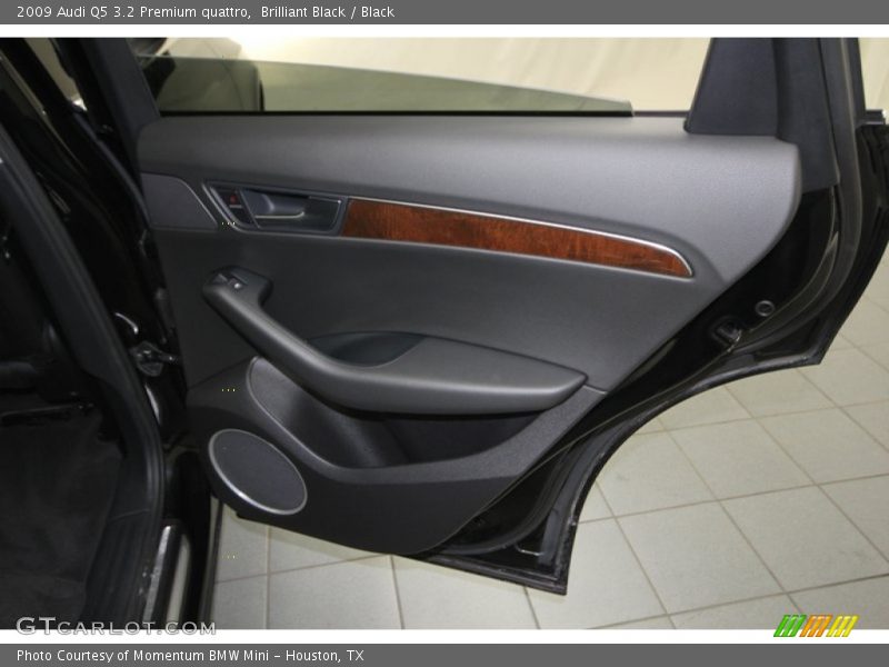 Brilliant Black / Black 2009 Audi Q5 3.2 Premium quattro