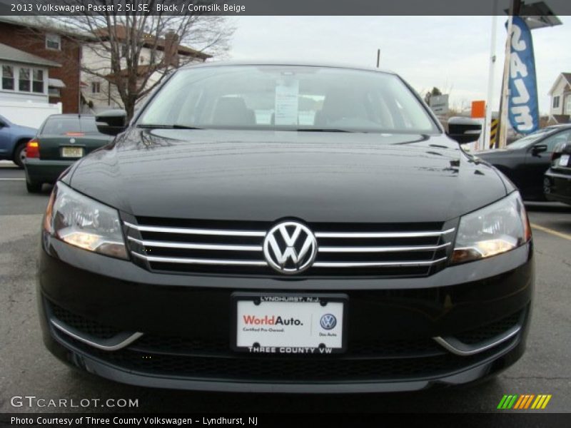 Black / Cornsilk Beige 2013 Volkswagen Passat 2.5L SE